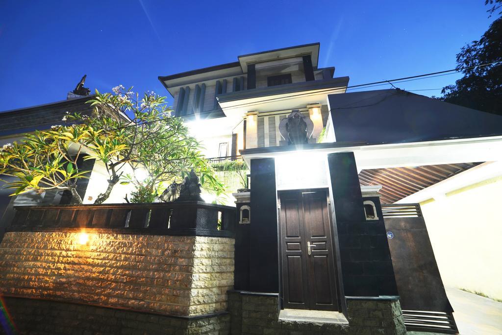 Ganggas Homestay Jimbaran  Ngoại thất bức ảnh